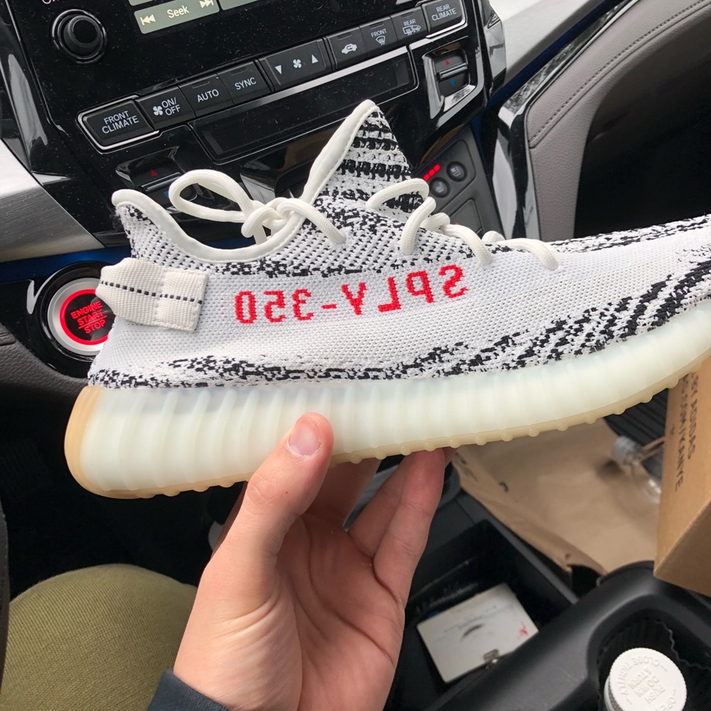 Yeezy Boost 350 V2 Zebra